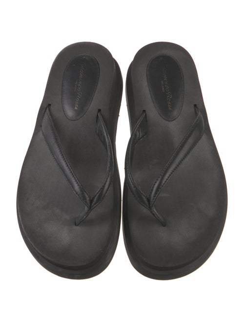 Gianvito Rossi Leather Flip Flops