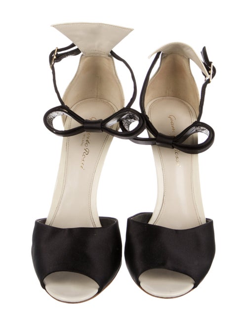 Gianvito Rossi Leather Bow Accents D'Orsay Pumps