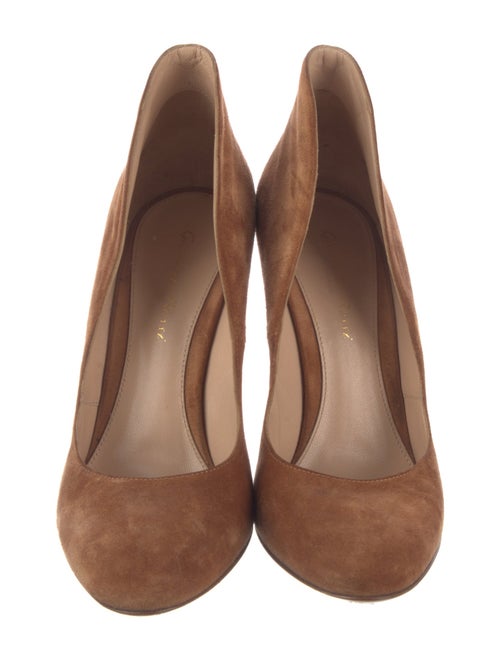 Gianvito Rossi Suede Pumps