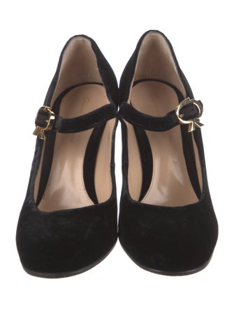 Gianvito Rossi Velvet Pumps