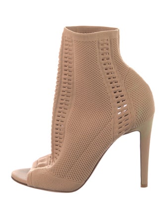 Gianvito Rossi Lasercut Accents Pumps