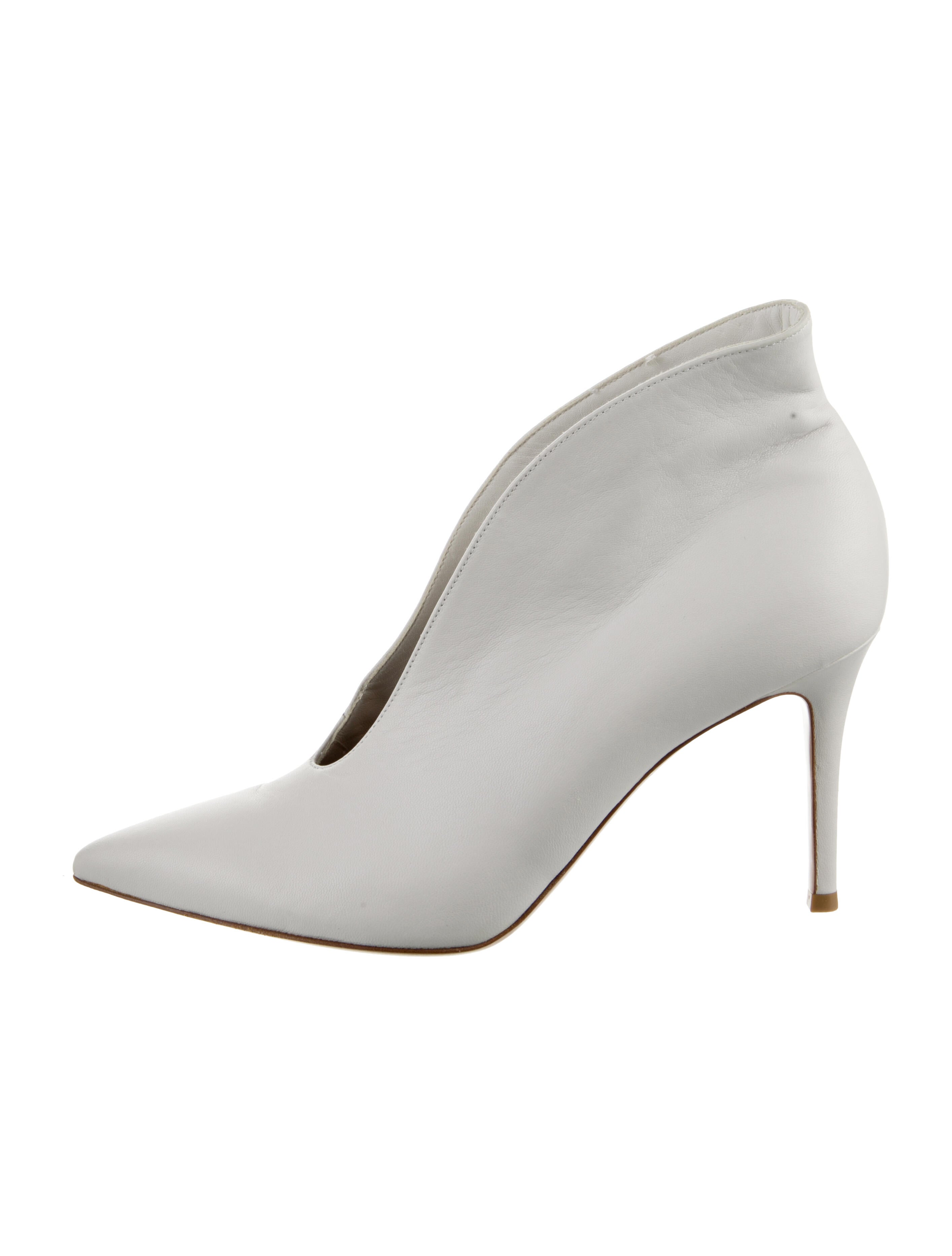 Gianvito Rossi Leather Cutout Accent Pumps