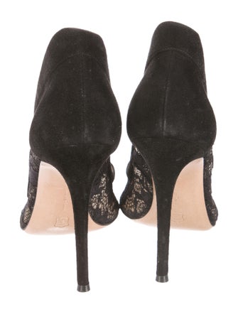 Gianvito Rossi Lace Pointed-Toe Pumps