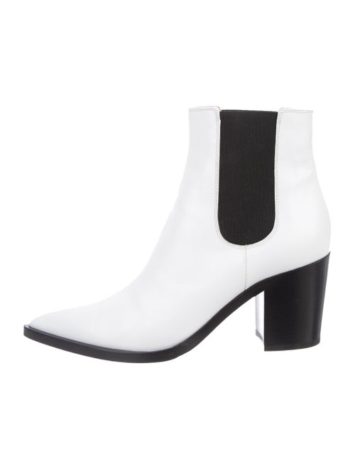 Gianvito Rossi Leather Pointed-Toe Ankle Boots Whi