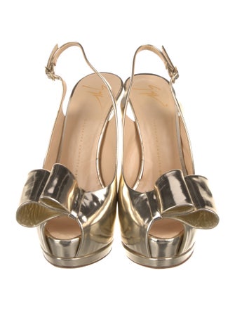 Giuseppe Zanotti Patent Leather Bow Accents Slingback Sandals