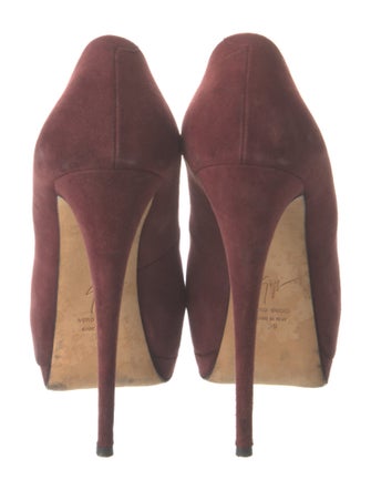 Giuseppe Zanotti Suede Pumps