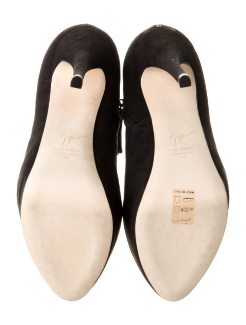 Giuseppe Zanotti Suede Pumps