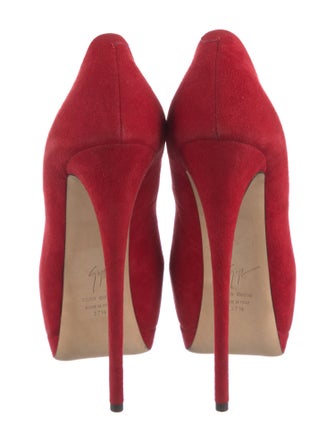 Giuseppe Zanotti Suede Pumps