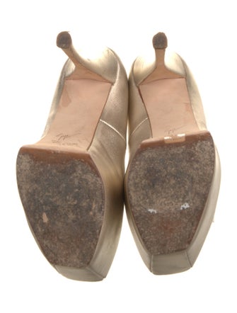 Giuseppe Zanotti Leather Pumps