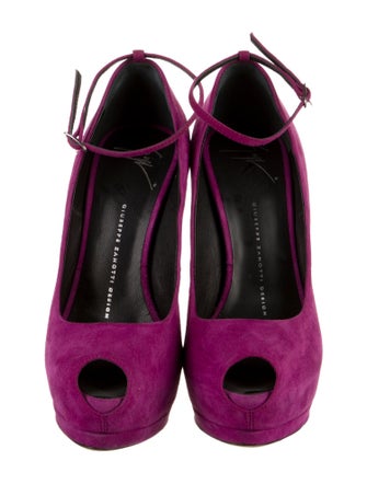 Giuseppe Zanotti Suede Pumps