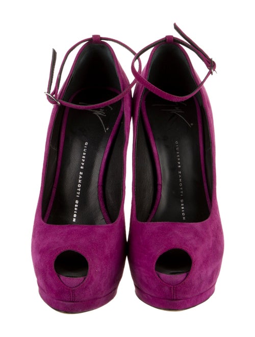 Giuseppe Zanotti Suede Pumps