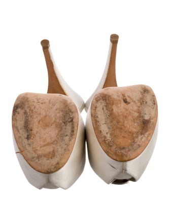 Giuseppe Zanotti Satin Crystal Embellishments Slingback Pumps