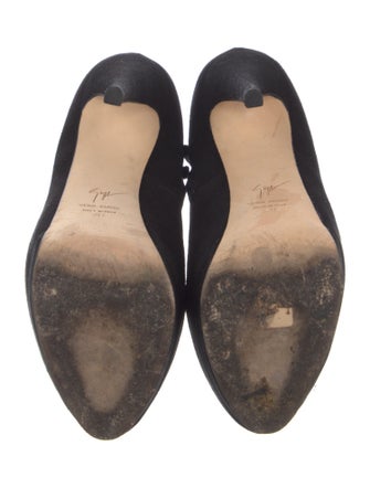 Giuseppe Zanotti Suede Pumps