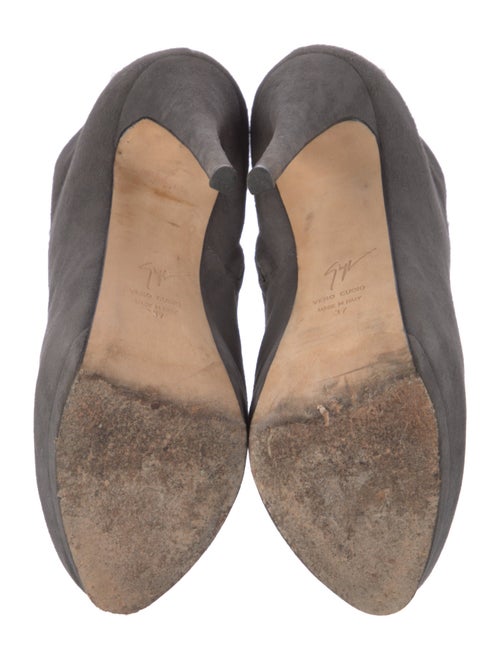 Giuseppe Zanotti Suede Pumps