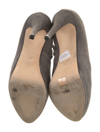 Giuseppe Zanotti Suede Pumps