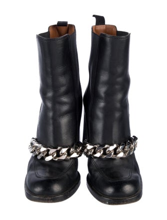 Givenchy Chain-Link Accent Leather Chelsea Boots