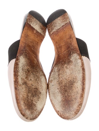 Givenchy Leather Graphic Print Slides