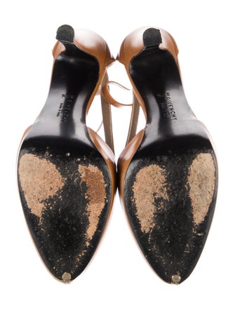 Givenchy Leather Pumps