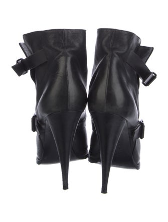 Givenchy Leather Pumps