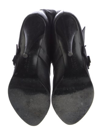 Givenchy Leather Pumps