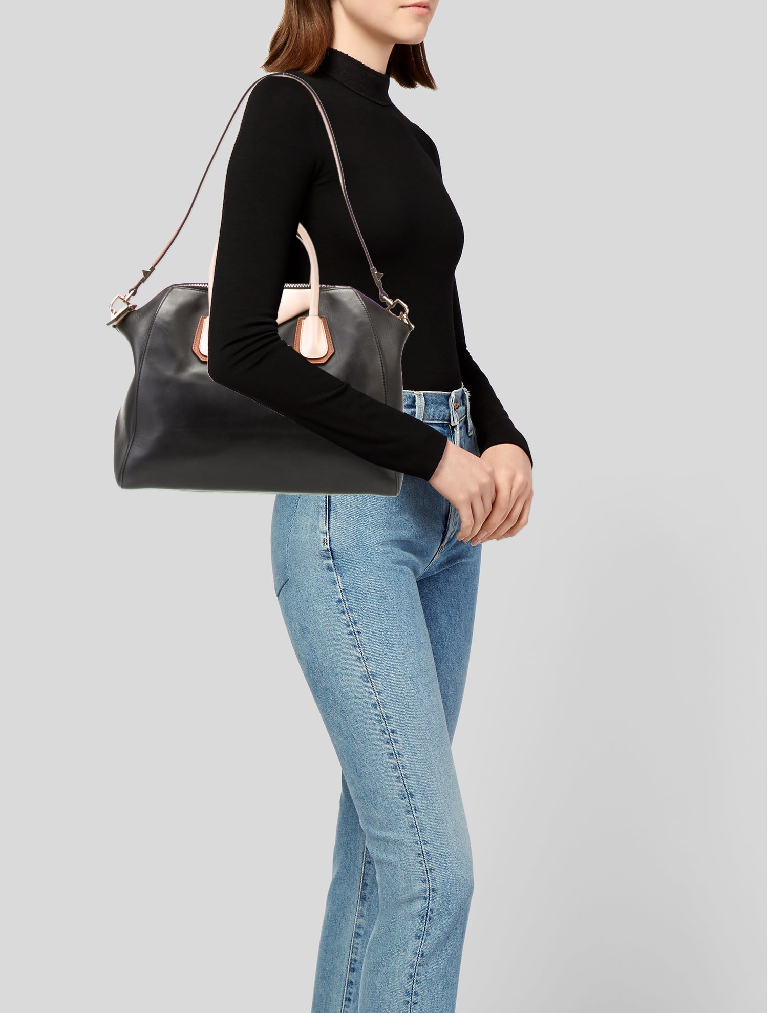 Givenchy Leather Antigona Medium