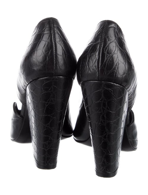 Givenchy Leather Pumps