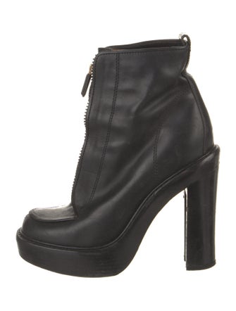 Givenchy Leather Chain-Link Accents Lace-Up Boots