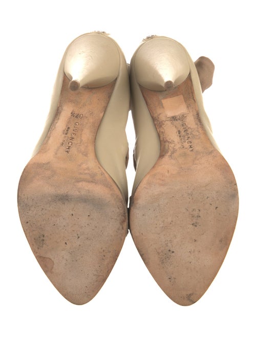 Givenchy Leather Pumps
