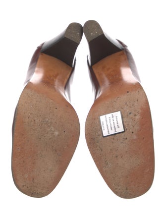 Gucci Interlocking G Logo Leather Pumps