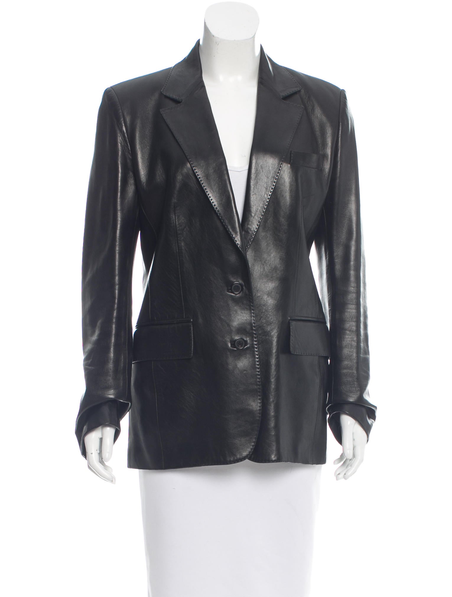 What Are Peak Lapels? Navigation menu