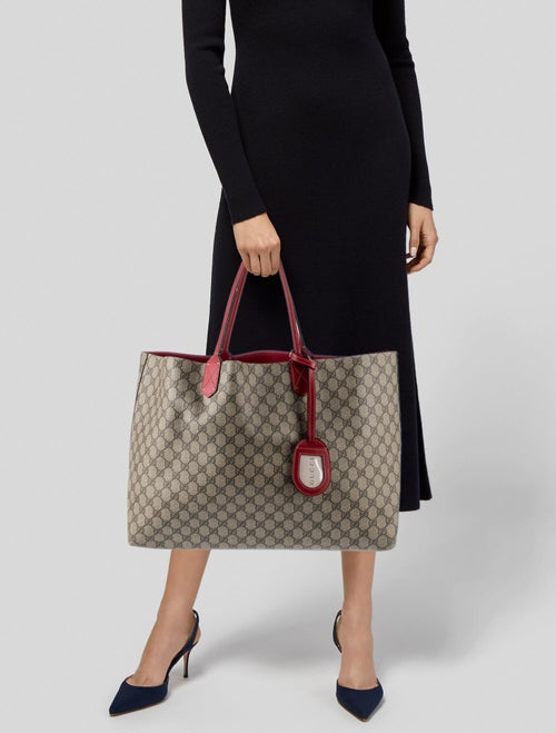 Gucci GG Supreme Medium Reversible Tote