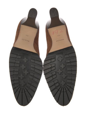 Gucci Suede Pumps