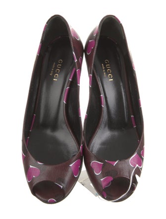 Gucci Leather Printed Pumps