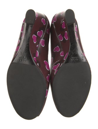 Gucci Leather Printed Pumps