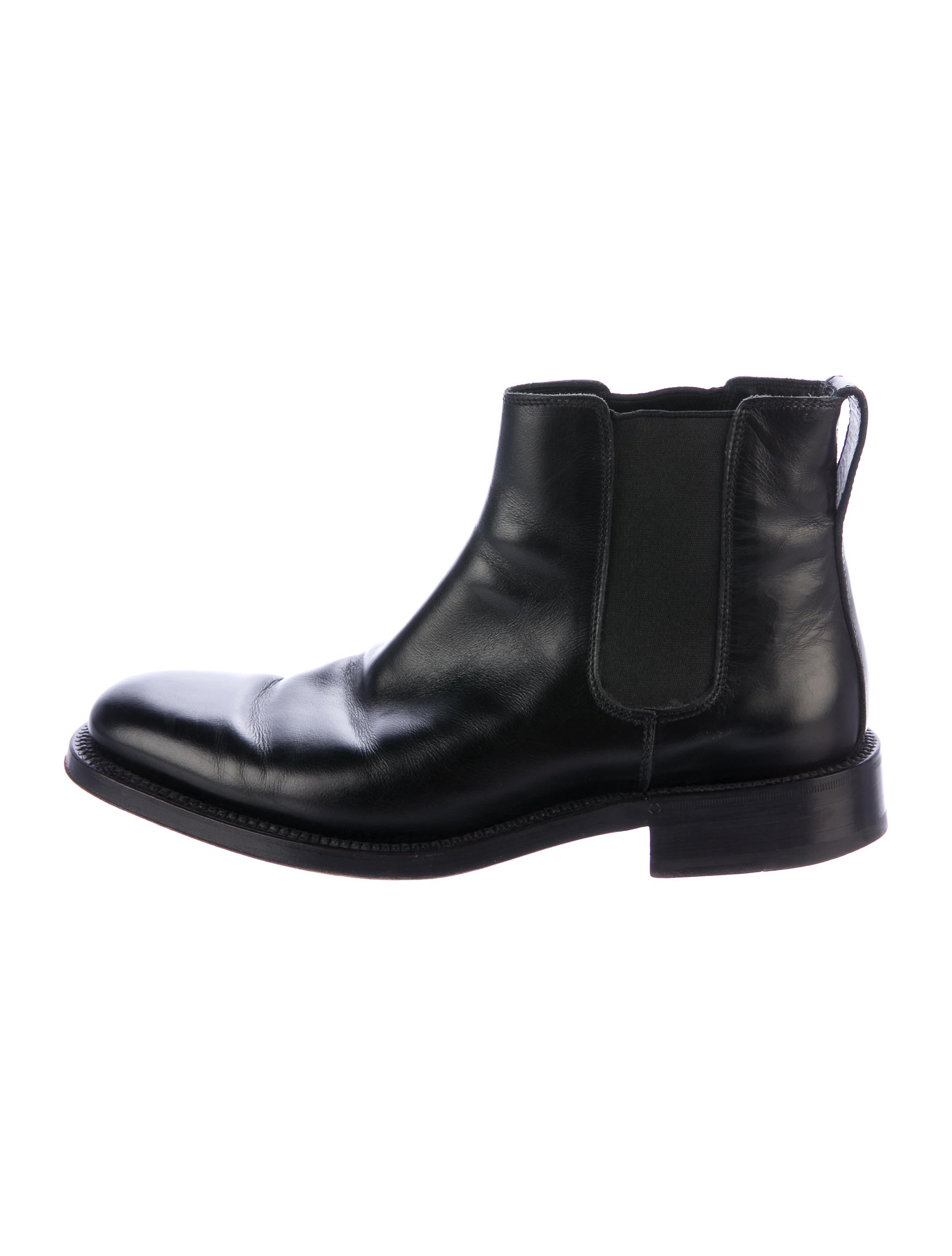 gucci chelsea boots gucci leather chelsea boots shoes guc164756 the realreal gucci chelsea boots gucci leather chelsea boots shoes guc164756 the realreal