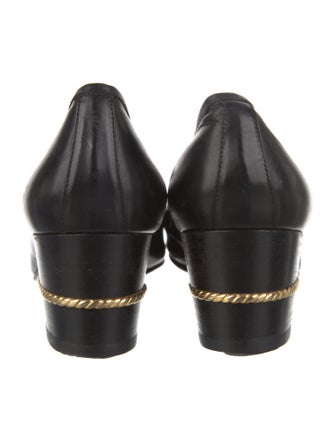 Gucci Web Accent Leather Pumps