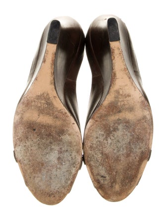 Gucci Horsebit Accent Leather D'Orsay Pumps