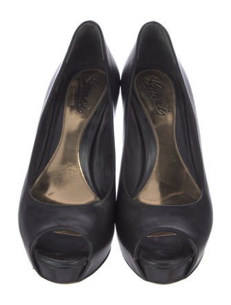 Gucci Leather Pumps