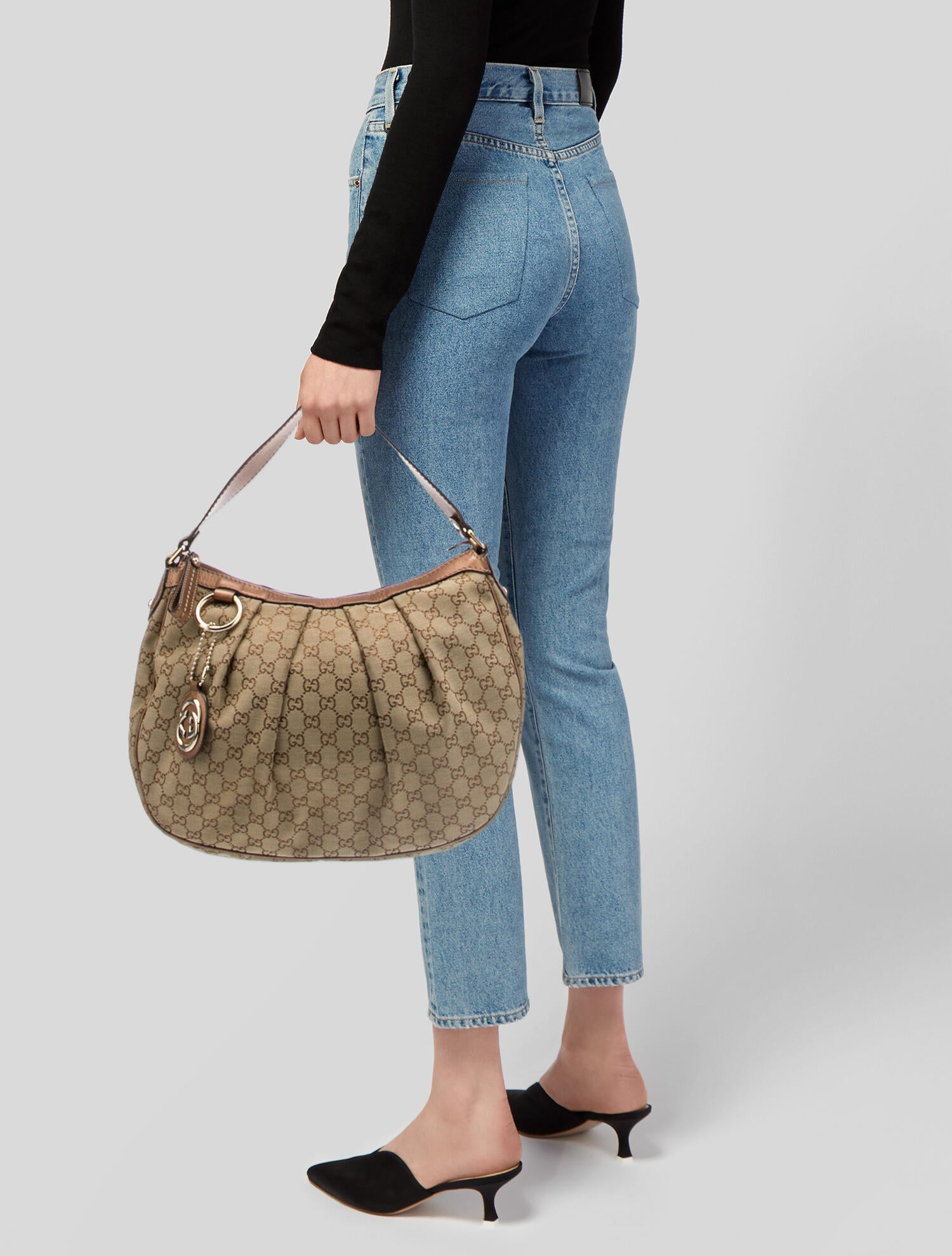 Gucci GG Canvas Sukey Medium