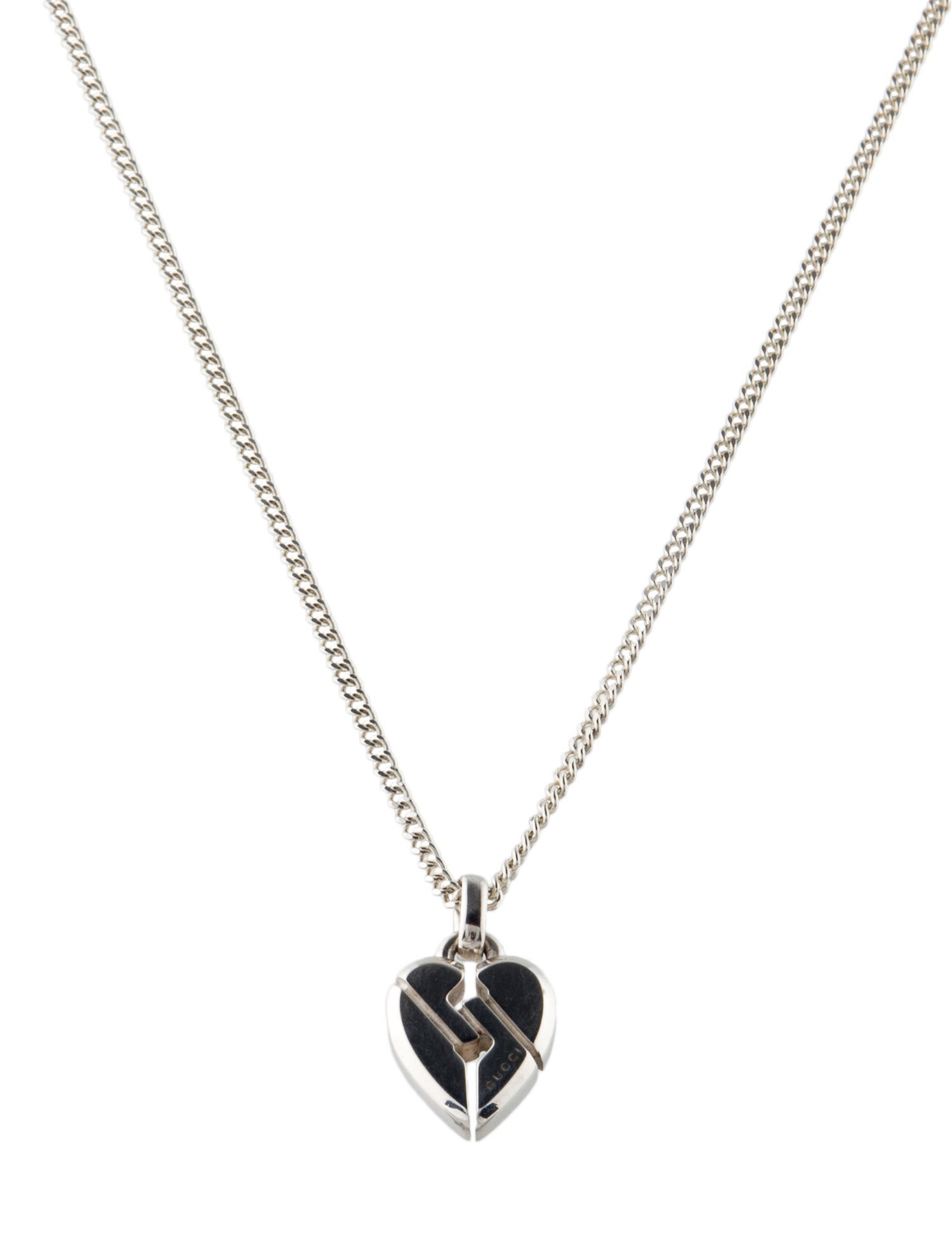 Gucci Knot Heart Pendant Necklace