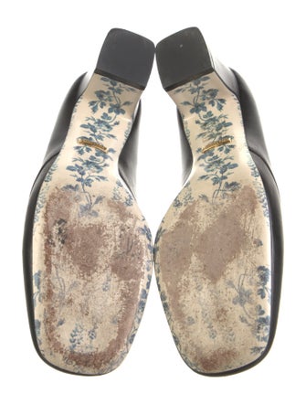 Gucci Double G Logo Leather Pumps