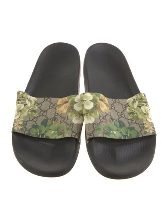 Gucci GG Supreme Slides