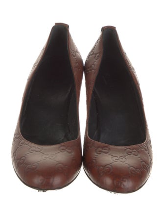 Gucci Interlocking G Logo Leather Pumps