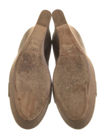 Gucci Horsebit Accent Suede Pumps