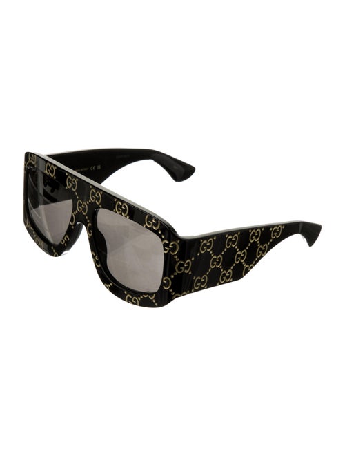 Gucci Oversize Tinted Sunglasses