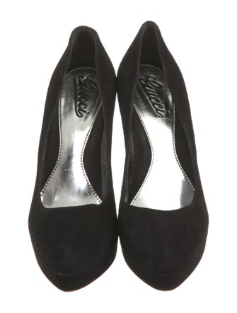 Gucci Suede Pumps