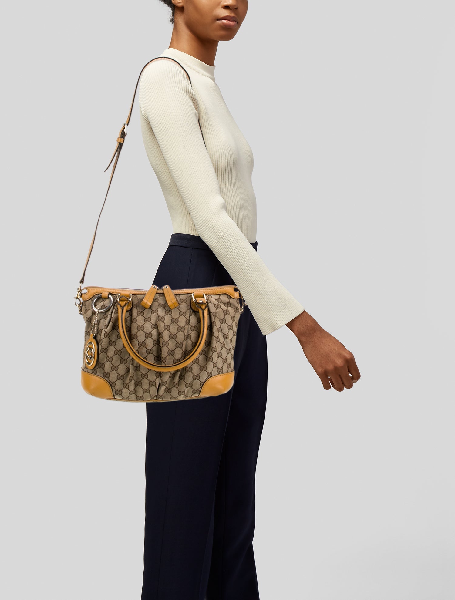 Gucci GG Canvas Sukey