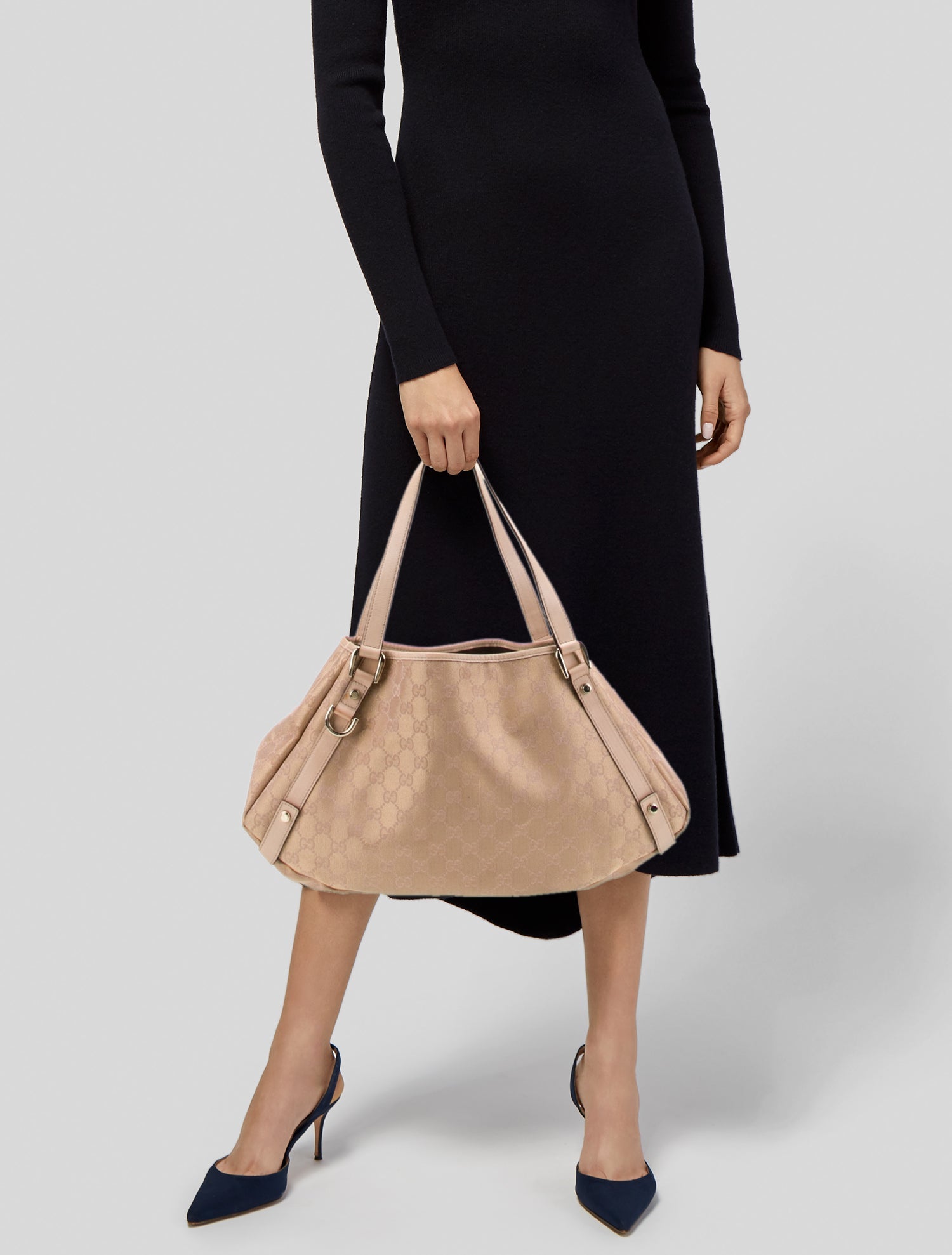 Gucci GG Canvas Abbey Medium