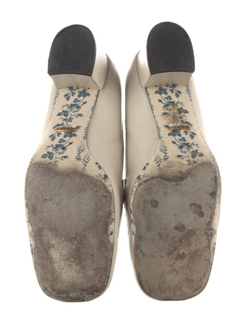 Gucci Tiger Head Accent Leather Pumps