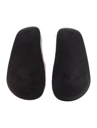 Gucci GG Supreme Slides